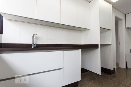 Apartamento para alugar com 300m², 4 quartos e 4 vagascozinha