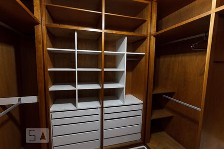 Apartamento para alugar com 300m², 4 quartos e 4 vagasCloset da suíte 4