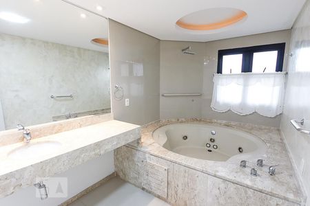 Apartamento para alugar com 300m², 4 quartos e 4 vagasBanheiro da Suíte 4