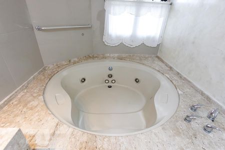 Apartamento para alugar com 300m², 4 quartos e 4 vagasBanheiro da Suíte 4