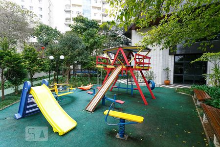 Apartamento para alugar com 300m², 4 quartos e 4 vagasÁrea Comum - Playground