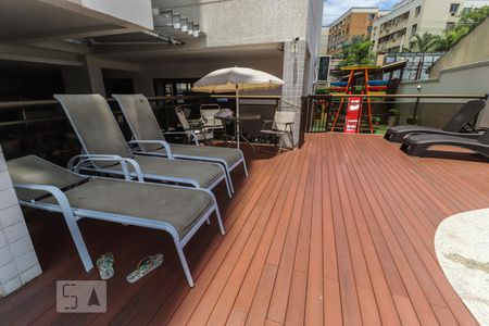 Apartamento à venda com 70m², 3 quartos e 1 vaga Apartamento à venda com 70m², 3 quartos e 1 vagaPiscina