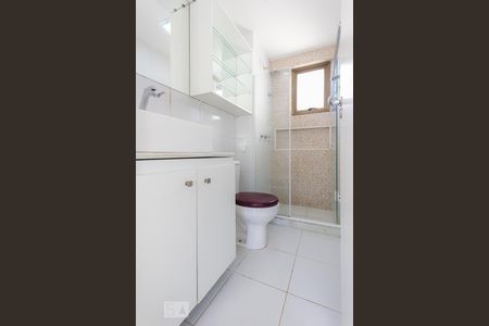 Apartamento à venda com 70m², 3 quartos e 1 vaga Apartamento à venda com 70m², 3 quartos e 1 vagaBanheiro da Suíte