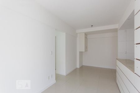 Apartamento à venda com 70m², 3 quartos e 1 vaga Apartamento à venda com 70m², 3 quartos e 1 vagaSala