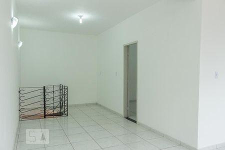 Casa para alugar com 210m², 2 quartos e 1 vaga Casa para alugar com 210m², 2 quartos e 1 vagaSalão interno