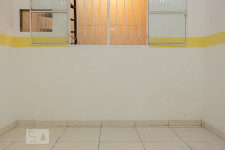 Casa para alugar com 210m², 2 quartos e 1 vaga Casa para alugar com 210m², 2 quartos e 1 vagaQuarto
