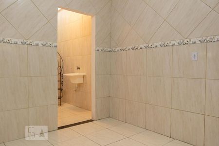 Casa para alugar com 210m², 2 quartos e 1 vaga Casa para alugar com 210m², 2 quartos e 1 vagaCozinha e área de serviço