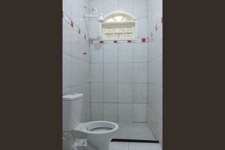 Casa para alugar com 210m², 2 quartos e 1 vaga Casa para alugar com 210m², 2 quartos e 1 vagaBanheiro