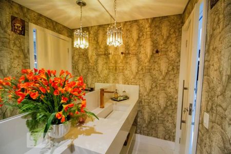 Apartamento à venda com 210m², 3 quartos e 4 vagasLavabo