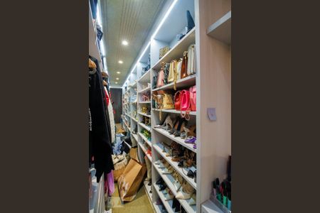 Apartamento à venda com 210m², 3 quartos e 4 vagasCloset da Suíte 1