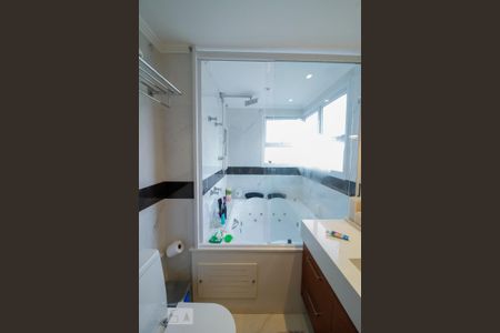 Apartamento à venda com 210m², 3 quartos e 4 vagasBanheiro Suíte 1