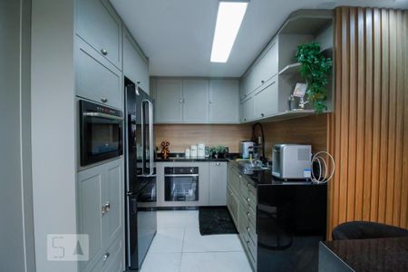 Apartamento à venda com 210m², 3 quartos e 4 vagasCozinha