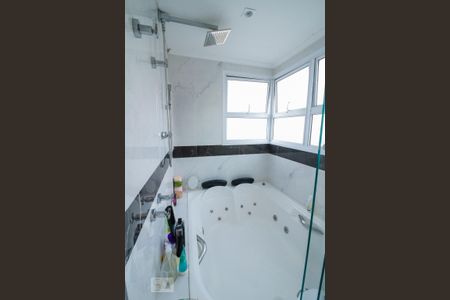 Apartamento à venda com 210m², 3 quartos e 4 vagasBanheiro Suíte 1