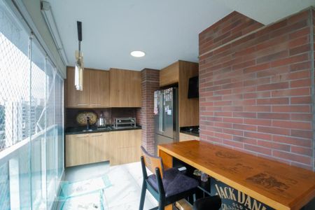 Apartamento à venda com 210m², 3 quartos e 4 vagasVaranda