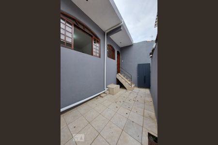Quintal de casa para alugar com 2 quartos, 110m² em Jardim Sarah, São Paulo