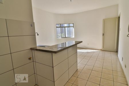 Sala/Cozinha de apartamento para alugar com 1 quarto, 75m² em Consolação, São Paulo