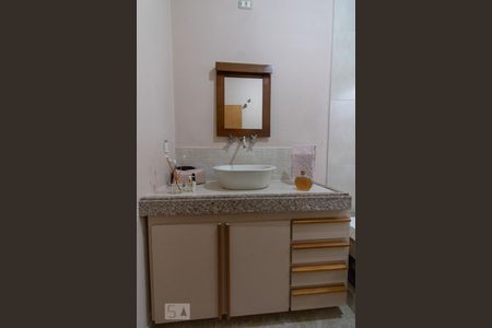 Casa à venda com 350m², 4 quartos e 3 vagasDetalhe - Banheiro da Suíte 3