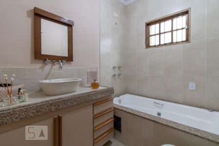 Casa à venda com 350m², 4 quartos e 3 vagasBanheiro da Suíte 3