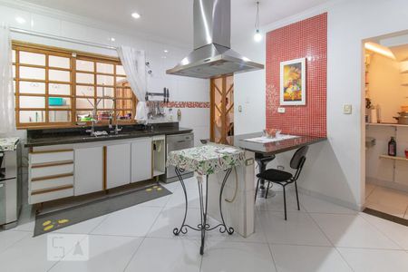 Casa à venda com 350m², 4 quartos e 3 vagasCozinha
