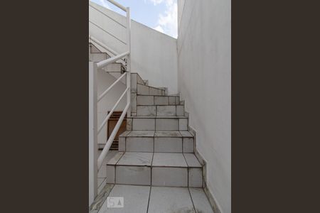 Casa à venda com 350m², 4 quartos e 3 vagasEscada Acesso Terraço