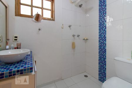 Casa à venda com 350m², 4 quartos e 3 vagasBanheiro da Suíte 2