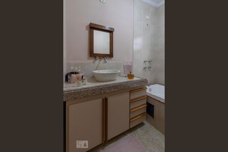 Casa à venda com 350m², 4 quartos e 3 vagasBanheiro da Suíte 3