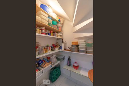 Casa à venda com 350m², 4 quartos e 3 vagasDespensa