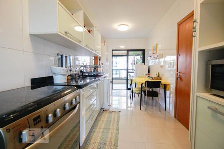 Apartamento para alugar com 171m², 4 quartos e 3 vagas Apartamento para alugar com 171m², 4 quartos e 3 vagasCozinha