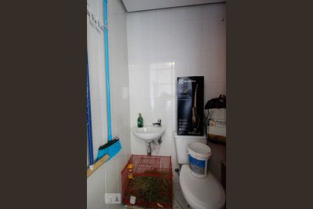 Apartamento para alugar com 171m², 4 quartos e 3 vagas Apartamento para alugar com 171m², 4 quartos e 3 vagasBanheiro de serviço