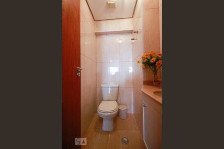 Apartamento para alugar com 171m², 4 quartos e 3 vagas Apartamento para alugar com 171m², 4 quartos e 3 vagasLavabo