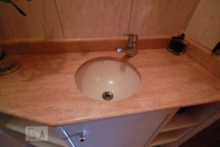Apartamento para alugar com 171m², 4 quartos e 3 vagas Apartamento para alugar com 171m², 4 quartos e 3 vagasLavabo