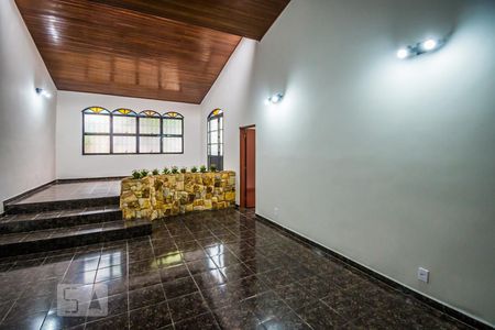 Salvar de casa para alugar com 4 quartos, 190m² em Vila Nogueira, Campinas