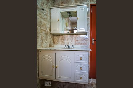 Casa à venda com 190m², 4 quartos e 2 vagasBanheiro