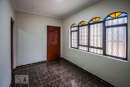 Sala de TV de casa à venda com 4 quartos, 190m² em Vila Nogueira, Campinas