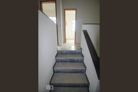 Escada de Casa com 2 quartos, 84m² Centro