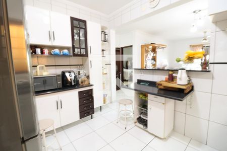 Casa à venda com 250m², 3 quartos e 3 vagas Casa à venda com 250m², 3 quartos e 3 vagasCozinha