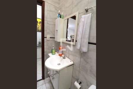 Casa à venda com 250m², 3 quartos e 3 vagas Casa à venda com 250m², 3 quartos e 3 vagasBanheiro