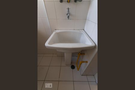 Apartamento para alugar com 68m², 2 quartos e 1 vagaÁrea de Serviço