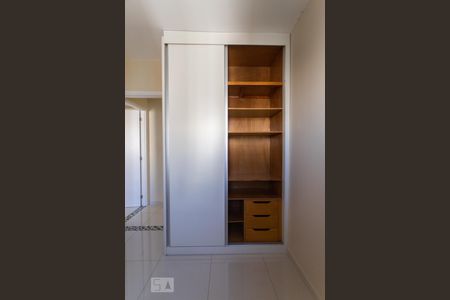 Apartamento para alugar com 68m², 2 quartos e 1 vagaQuarto 1 - Armários