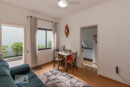 Sala de apartamento para alugar com 1 quarto, 38m² em Jardim das Acácias, São Paulo