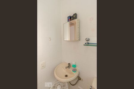 Banheiro de apartamento para alugar com 1 quarto, 38m² em Jardim das Acácias, São Paulo