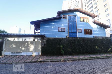 Casa à venda com 205m², 4 quartos e 3 vagasFachada