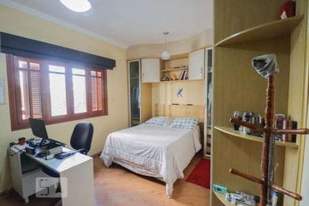 Casa à venda com 205m², 4 quartos e 3 vagasSuíte 2