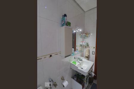 Casa à venda com 205m², 4 quartos e 3 vagasBanheiro da Suíte 2