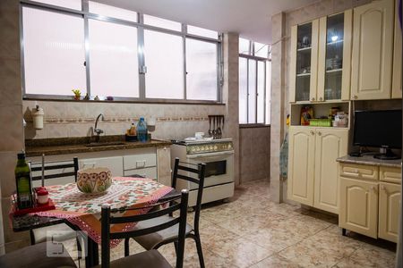 Apartamento à venda com 100m², 2 quartos e sem vagaCozinha