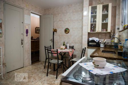 Apartamento à venda com 100m², 2 quartos e sem vagaCozinha