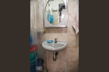 Apartamento à venda com 100m², 2 quartos e sem vagaBanheiro de Serviço