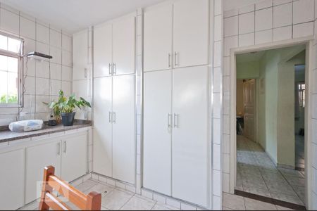 Casa à venda com 270m², 5 quartos e 1 vagaCozinha - Armários