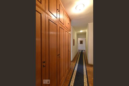 Apartamento à venda com 327m², 5 quartos e 2 vagasCorredor dos quartos