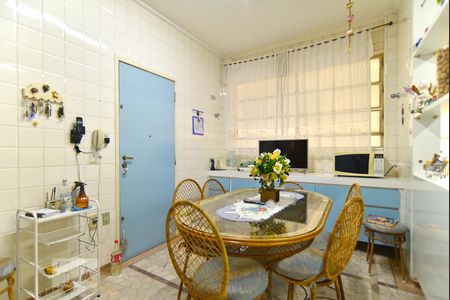 Apartamento à venda com 327m², 5 quartos e 2 vagasCopa